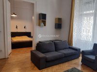 Eladó téglalakás, VI. kerületben 129.9 M Ft, 3 szobás