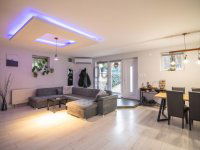 Eladó családi ház, Sóskúton 133.9 M Ft, 7 szobás