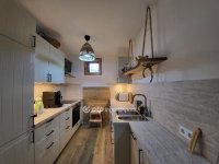 Eladó téglalakás, Hévízen 99 M Ft, 6 szobás