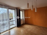 Eladó panellakás, Veszprémben 52 M Ft, 2 szobás