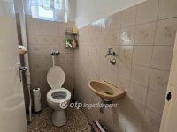 Eladó családi ház, Pápán 52 M Ft, 5+1 szobás