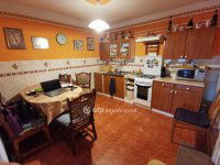 Eladó családi ház, Törtelen 39 M Ft, 1+1 szobás