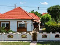 Eladó családi ház, Bakonyszentlászlón 99 M Ft, 5 szobás