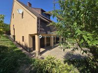 Eladó családi ház, Pécsett 149.9 M Ft, 6 szobás