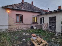 Eladó családi ház, Pápán 23.9 M Ft, 2+1 szobás