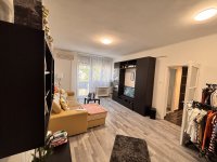 Eladó téglalakás, Szolnokon 33 M Ft, 1+1 szobás