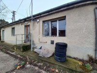 Kiadó ipari ingatlan, Pécsett 999 E Ft / hó