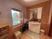 Eladó családi ház, Hartán 199 M Ft, 7 szobás