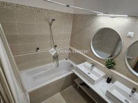 Eladó téglalakás, VI. kerületben 255 M Ft, 4 szobás