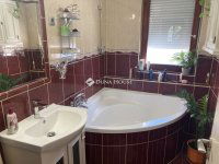 Eladó téglalakás, Kecskeméten 53.5 M Ft, 2 szobás