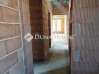 Eladó ikerház, Nagytarcsán 119.9 M Ft, 5 szobás