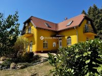 Eladó családi ház, Balatonfüreden 399.9 M Ft, 6 szobás