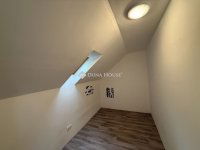 Eladó családi ház, Áporkán 58.5 M Ft, 8 szobás