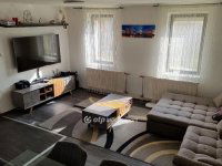 Eladó családi ház, Felsőpakonyban 109.8 M Ft, 6+1 szobás