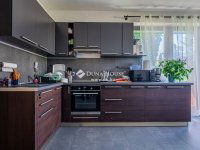 Eladó családi ház, XVI. kerületben 429 M Ft, 6 szobás