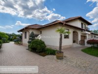 Eladó családi ház, Kecskeméten 330 M Ft, 5 szobás