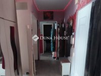 Eladó panellakás, Pécsett 47.5 M Ft, 3 szobás