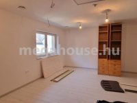 Kiadó iroda, Budaörsön, Budapesti úton 200 E Ft / hó