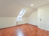 Eladó ikerház, Csömörön 136 M Ft, 4 szobás