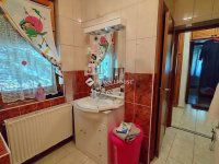 Eladó családi ház, Péterin 100 M Ft, 7 szobás