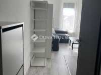 Eladó téglalakás, Pécsett 77.625 M Ft, 3 szobás