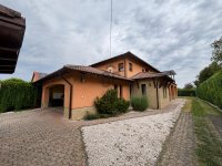 Eladó családi ház, Budakalászon 350 M Ft, 5 szobás