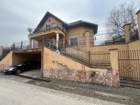 Eladó családi ház, Úrin 149 M Ft, 5 szobás