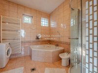 Eladó családi ház, Veresegyházon 157 M Ft, 6 szobás