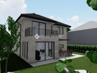 Eladó családi ház, XVI. kerületben 250 M Ft, 9 szobás