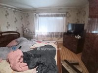 Eladó családi ház, Fegyverneken 10.3 M Ft, 1+1 szobás