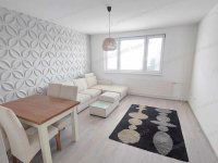 Kiadó panellakás, albérlet, Komáromban 180 E Ft / hó, 2 szobás