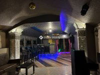 Eladó üzlethelyiség, VI. kerületben 150 M Ft