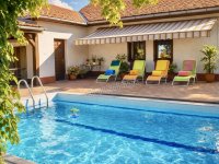 Eladó családi ház, Taksonyon 154.9 M Ft, 5+4 szobás