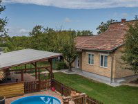 Eladó családi ház, Balatonszabadiban 59.9 M Ft, 5 szobás