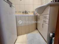 Eladó panellakás, Kecskeméten 46.5 M Ft, 3 szobás