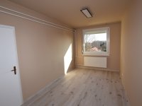 Eladó panellakás, Debrecenben 79.9 M Ft, 2+1 szobás