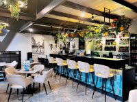 Eladó üzlethelyiség