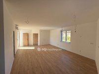 Eladó családi ház, Gyöngyösön 210 M Ft, 5+1 szobás