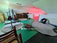 Eladó családi ház, Pápán 129 M Ft, 10 szobás