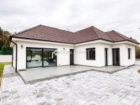 Eladó családi ház, Leányfaluban 164.9 M Ft, 4 szobás