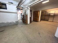 Eladó üzlethelyiség