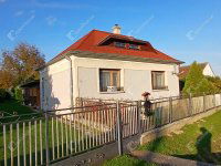 Eladó családi ház