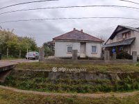 Eladó családi ház