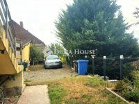 Eladó téglalakás, Pécsett 44.99 M Ft, 4 szobás