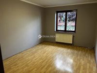 Eladó családi ház, Dunaújvárosban 119.9 M Ft, 7 szobás