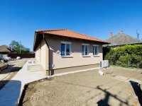 Eladó ikerház, Monoron 82 M Ft, 4 szobás / költözzbe.hu