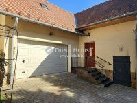 Eladó családi ház, Budakeszin 240 M Ft, 5 szobás