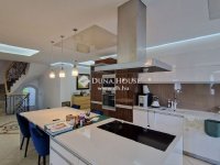 Eladó családi ház, Gödön 400 M Ft, 7+1 szobás