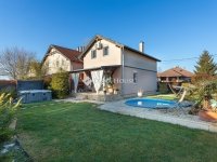 Eladó sorház, Nagytarcsán 126 M Ft, 4 szobás