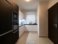 Eladó téglalakás, Vecsésen 119.9 M Ft, 5 szobás